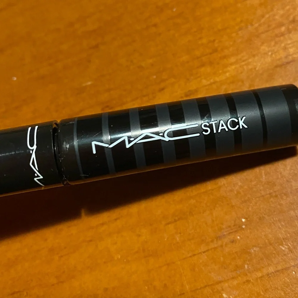MAC Stack Mascara